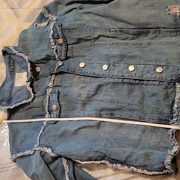 *sale* Distressed oversized denim/jean jacket - Picture 6 of 8
